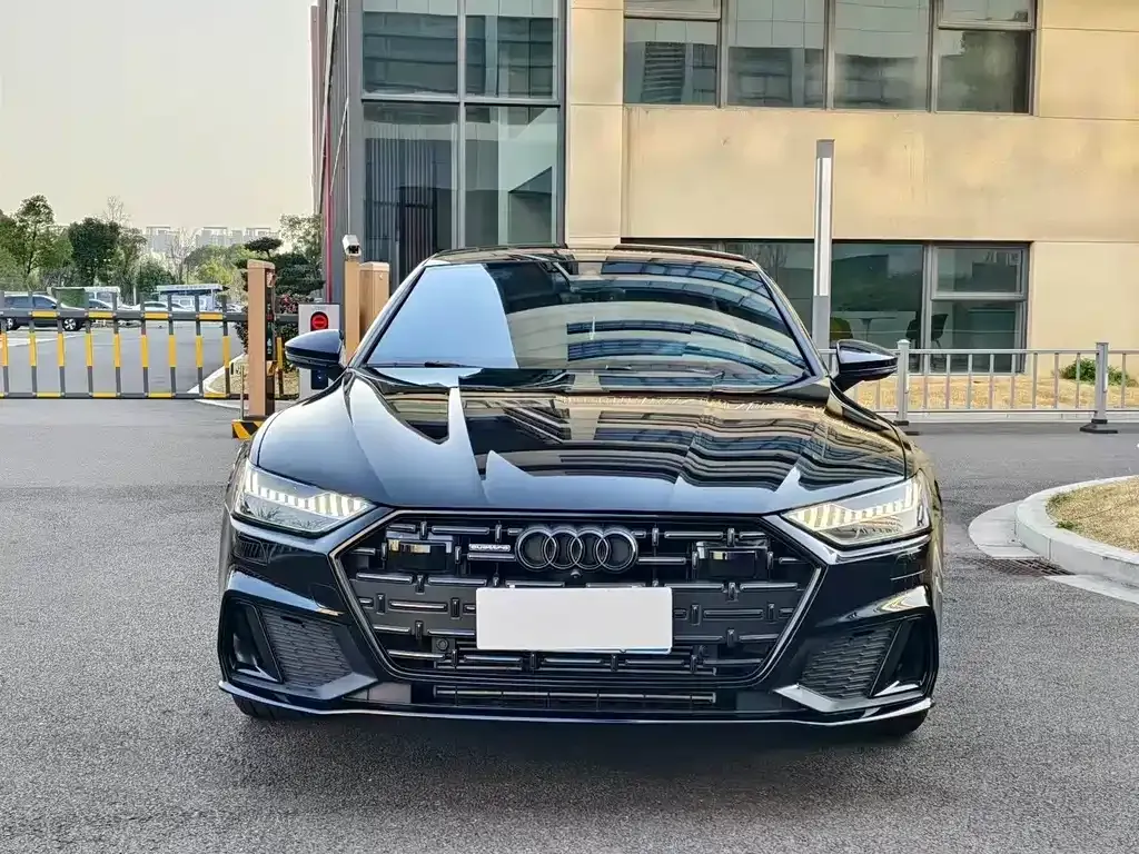 Audi A7L — фото 8