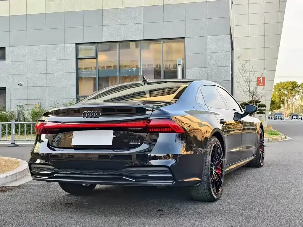 Audi A7L — фото 6