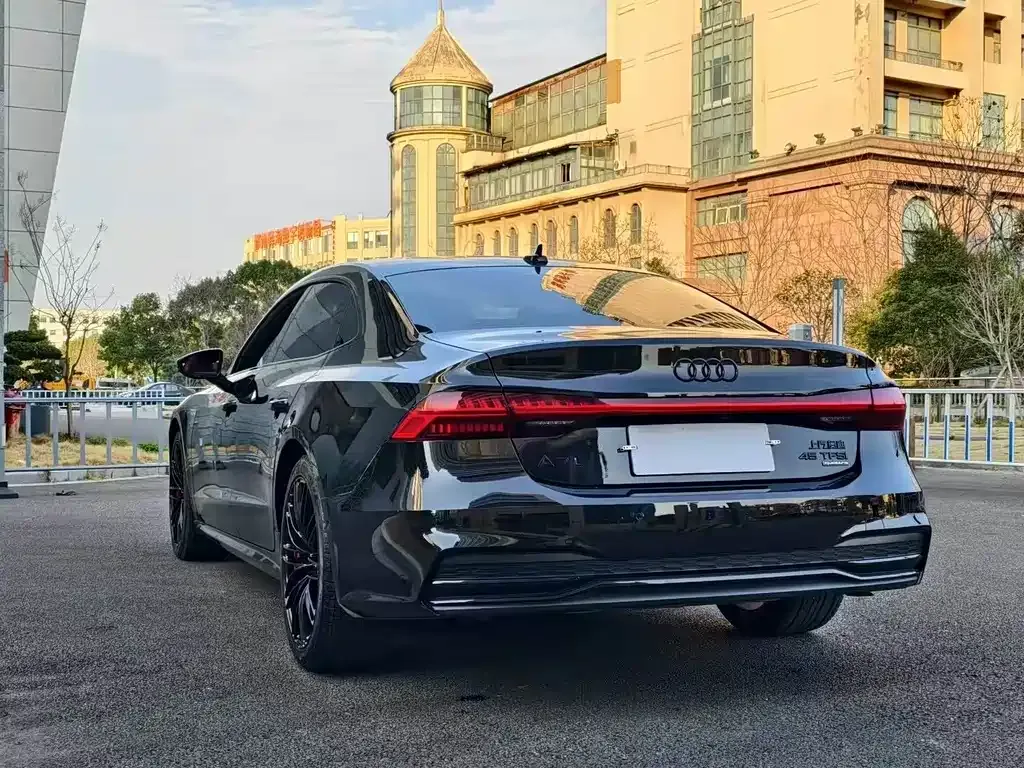 Audi A7L — фото 5