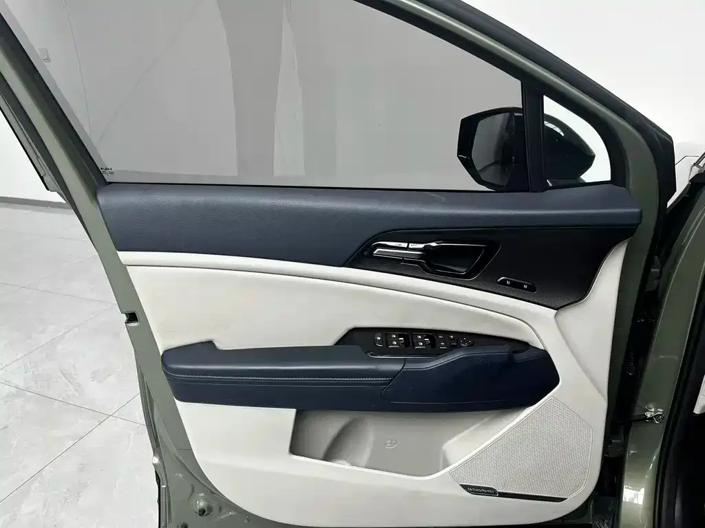 Kia Sportage — фото 8