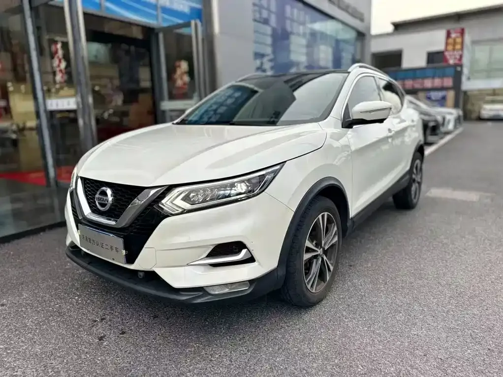 Nissan Qashqai — фото 1