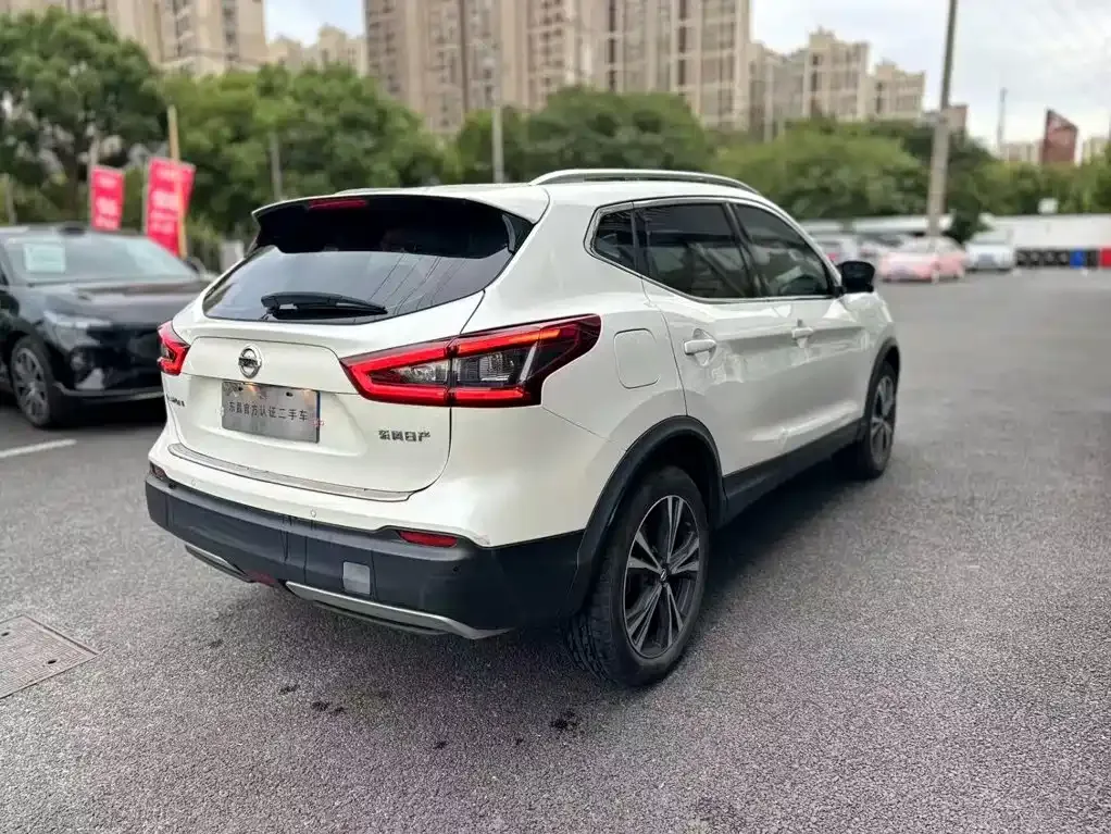Nissan Qashqai — фото 10