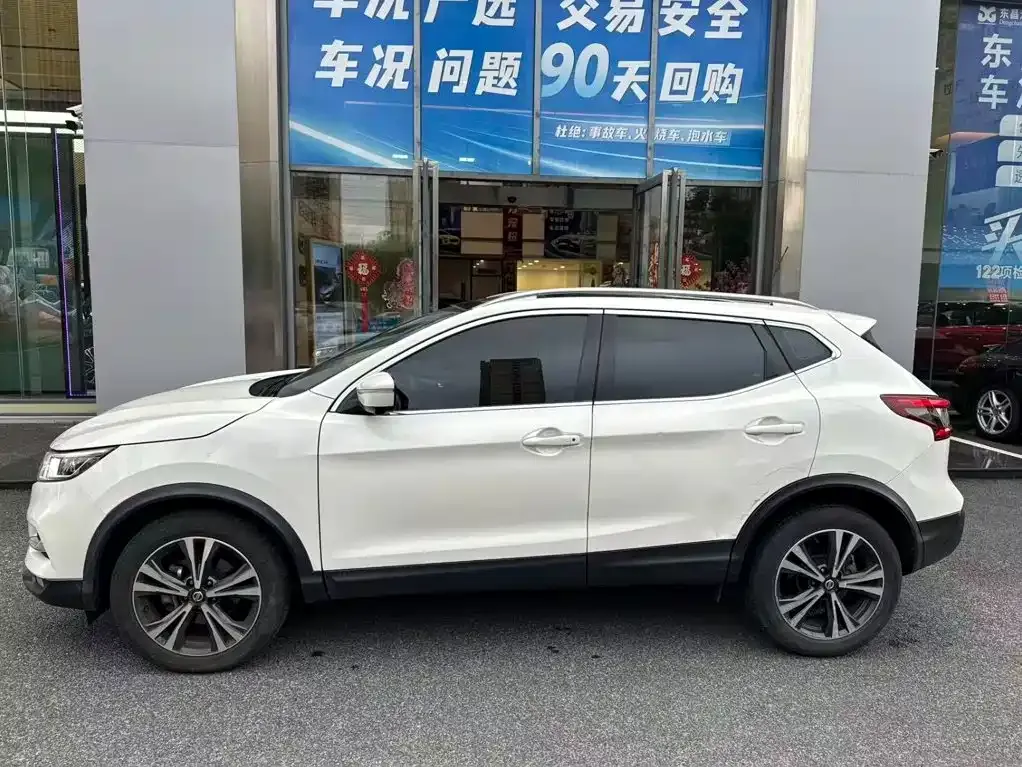 Nissan Qashqai — фото 7