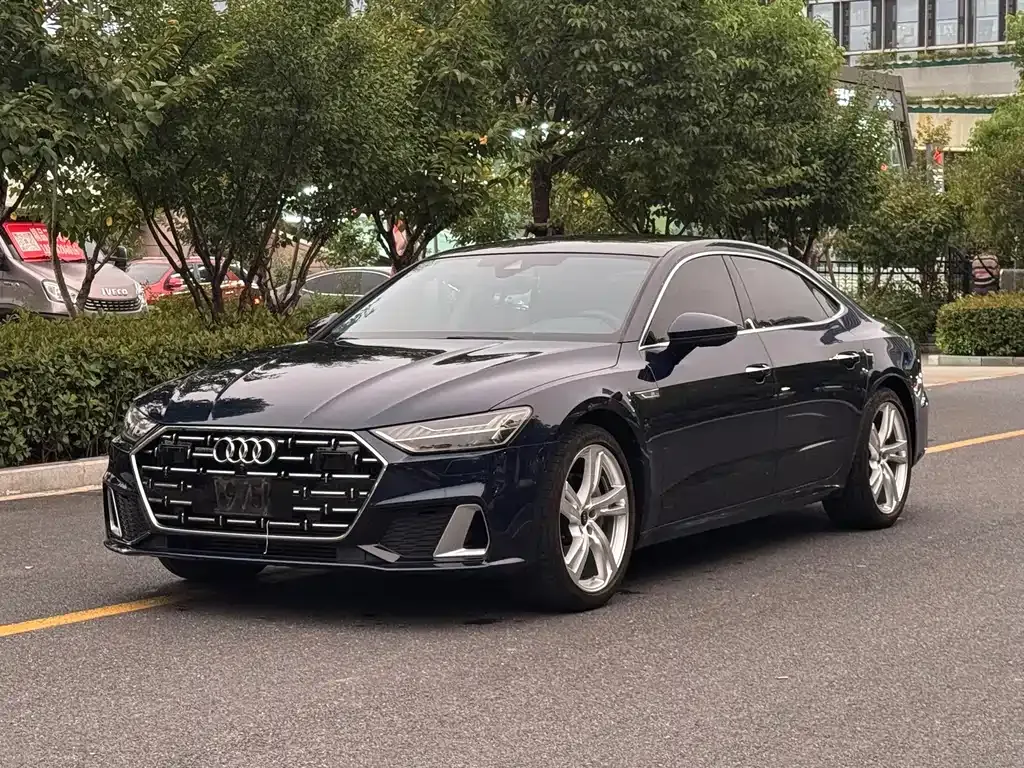 Audi A7L — фото 1