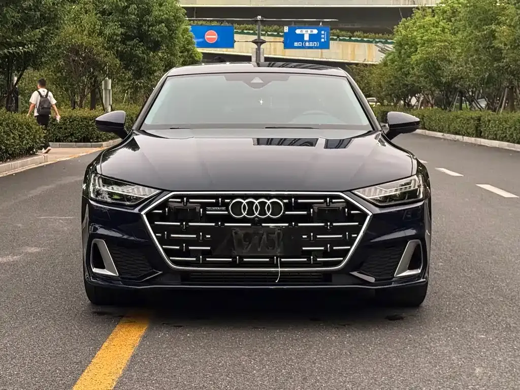 Audi A7L — фото 9