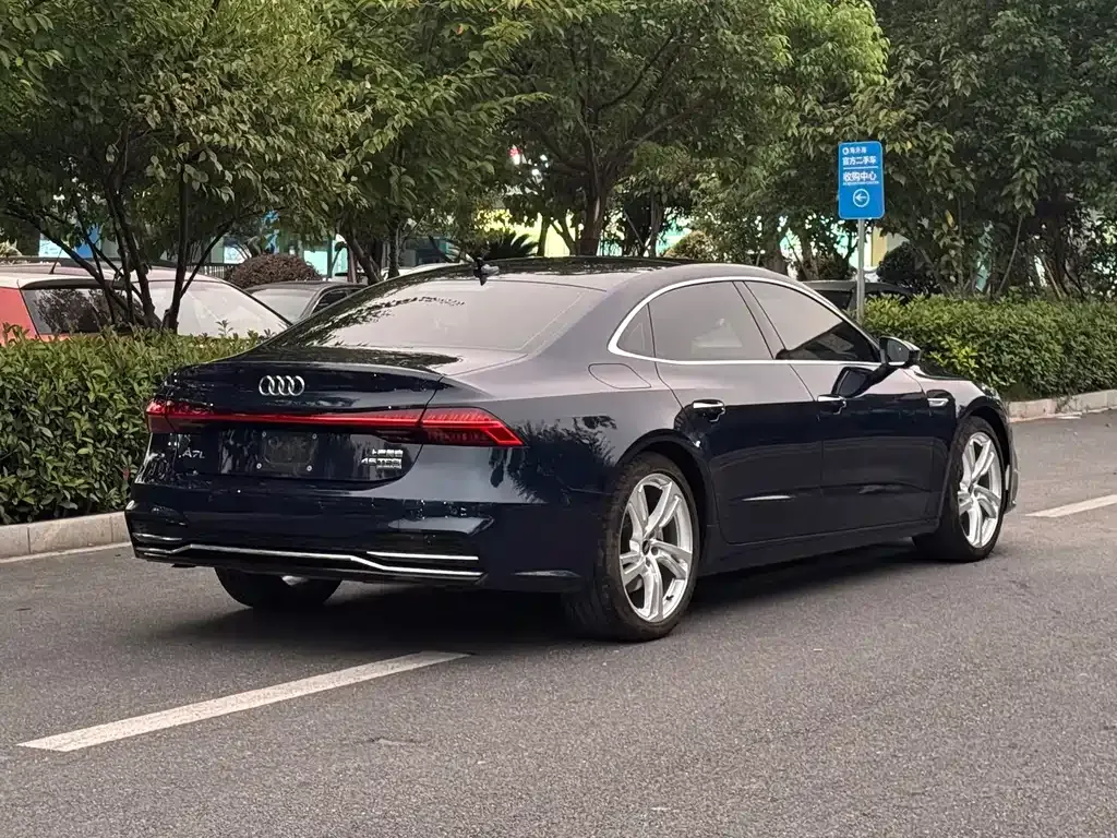 Audi A7L — фото 7