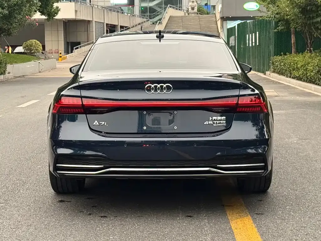 Audi A7L — фото 2