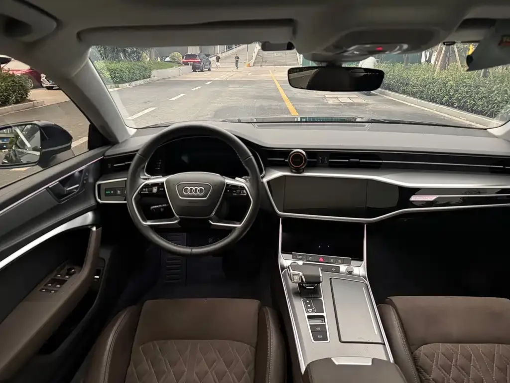 Audi A7L — фото 5