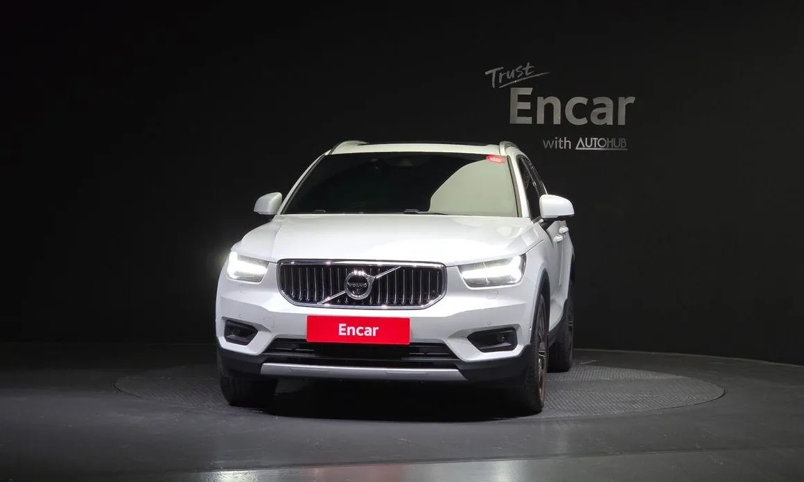Volvo XC40 — фото 3