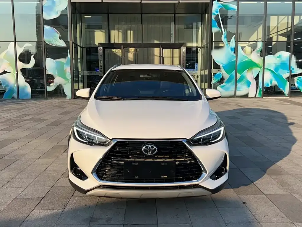 Toyota Yaris L — фото 7
