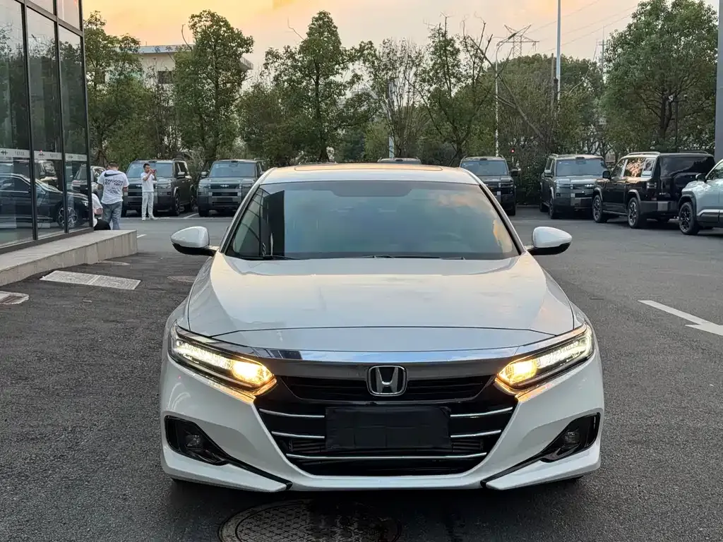 Honda Accord — фото 7