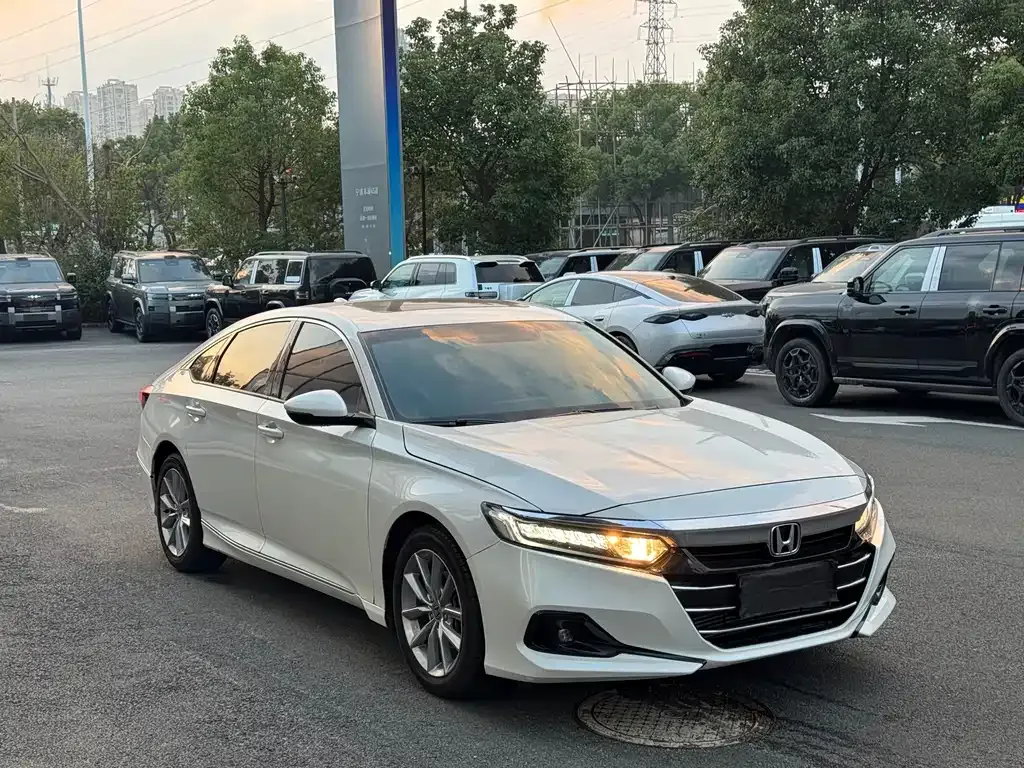 Honda Accord — фото 6