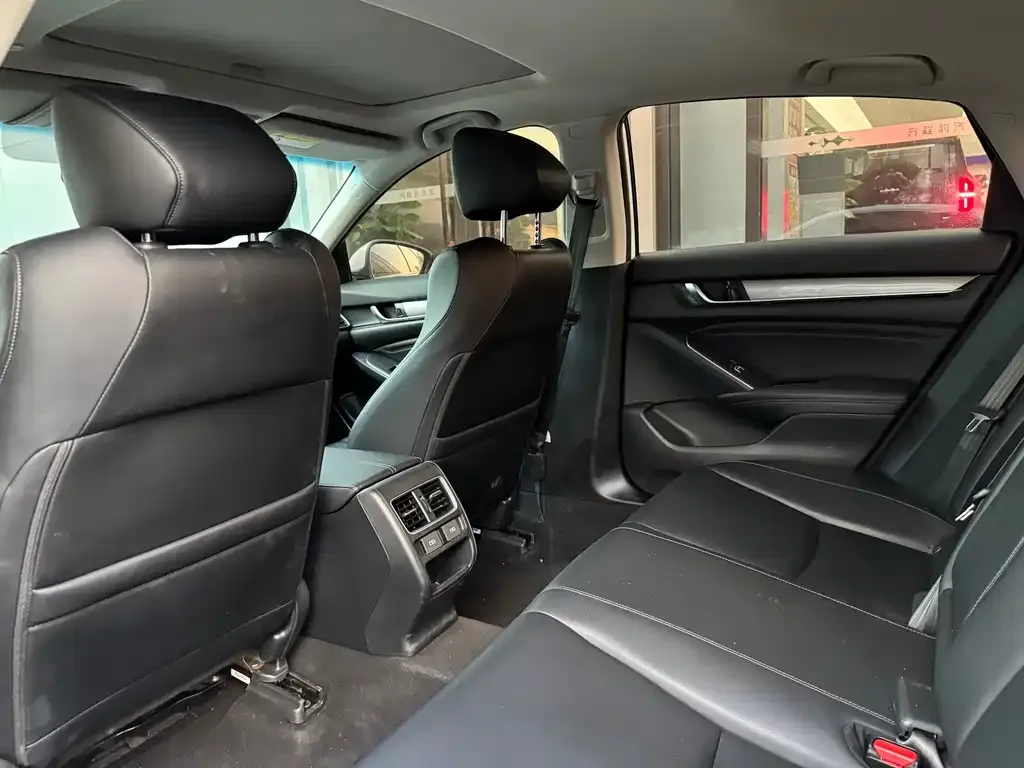 Honda Accord — фото 2