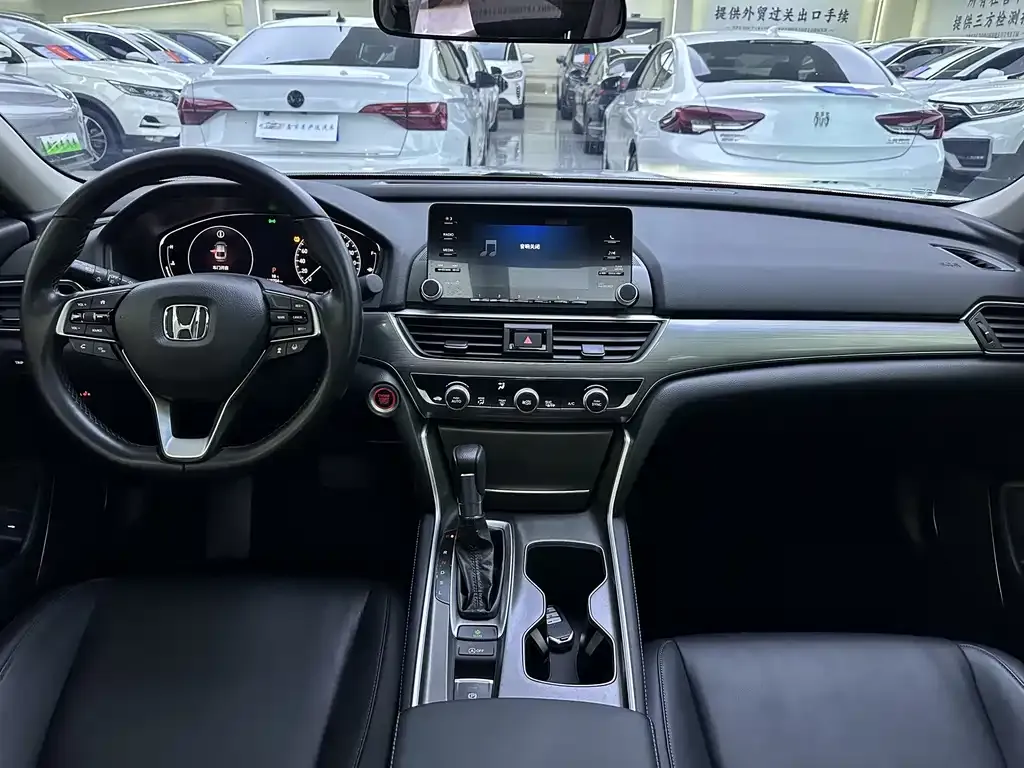 Honda Accord — фото 4