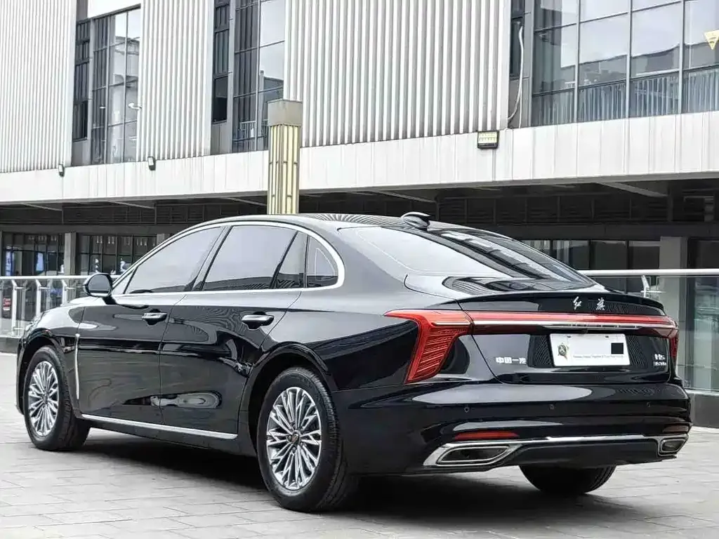 Hongqi H5 — фото 6