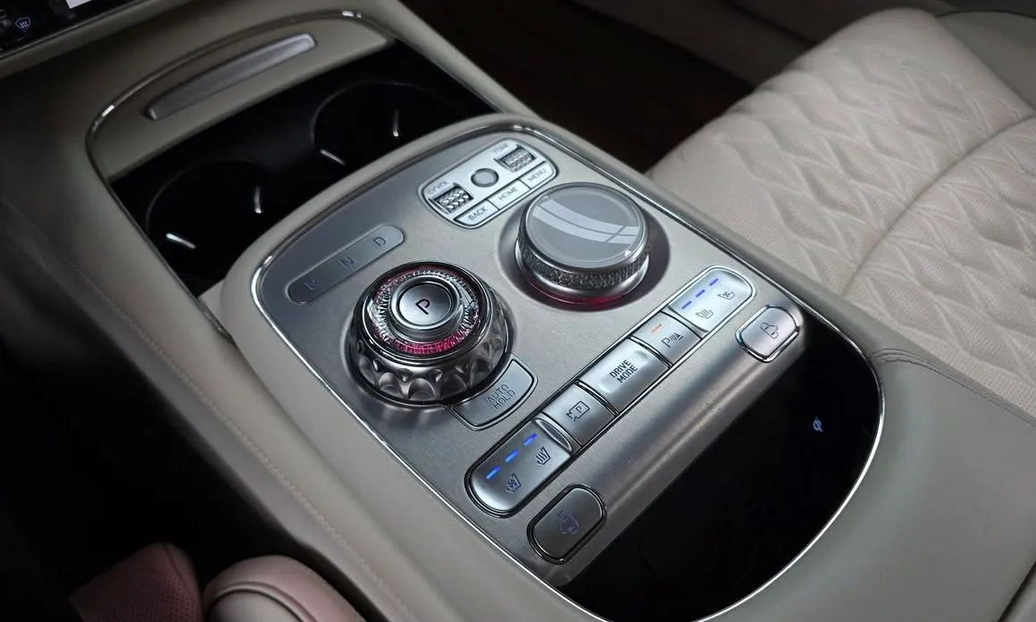 Genesis G90 — фото 9