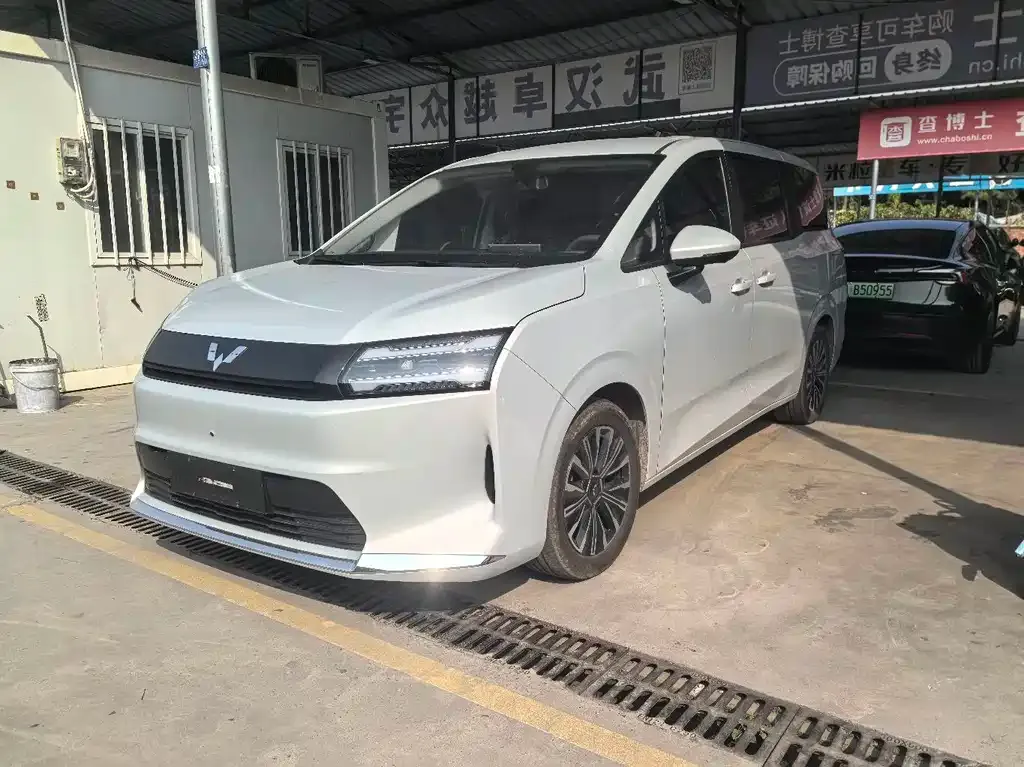 Wuling Xingguang 730 New Energy — фото 1