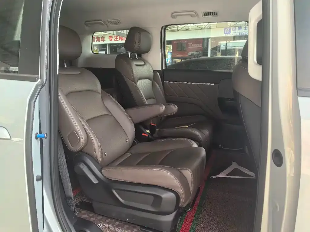 Wuling Xingguang 730 New Energy — фото 2