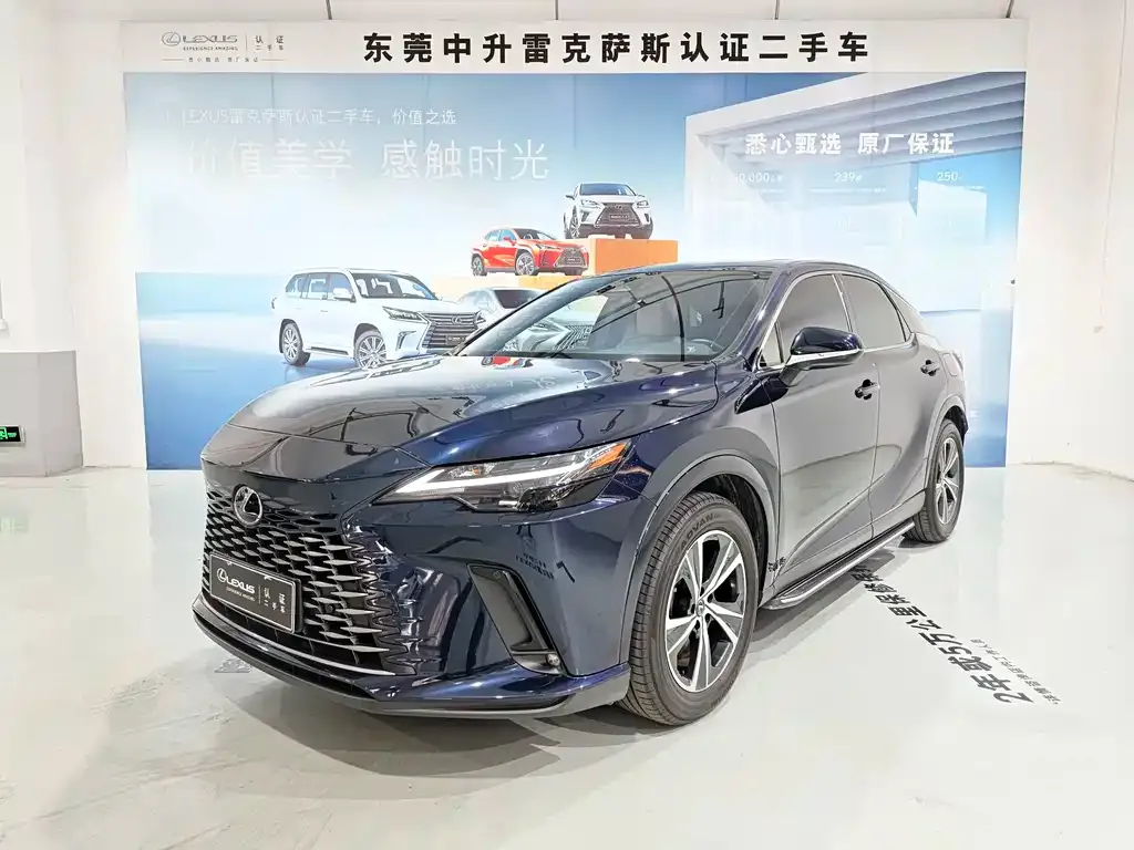 Lexus RX — фото 1