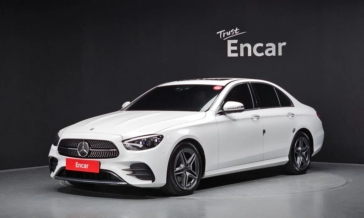 Mercedes-Benz E-Class — фото 1