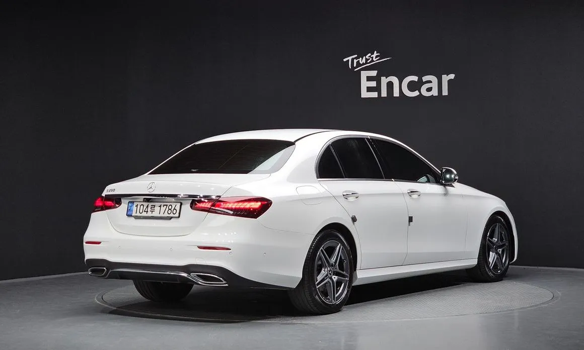 Mercedes-Benz E-Class — фото 5