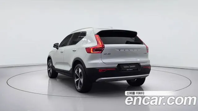 Volvo XC40 — фото 4