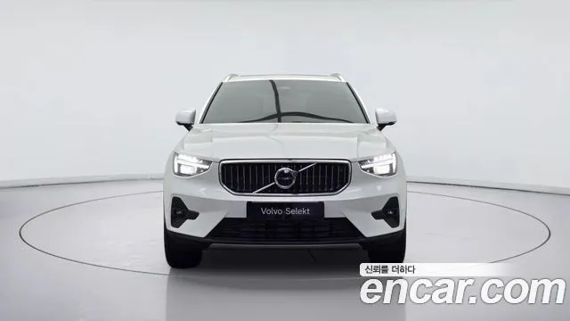 Volvo XC40 — фото 3