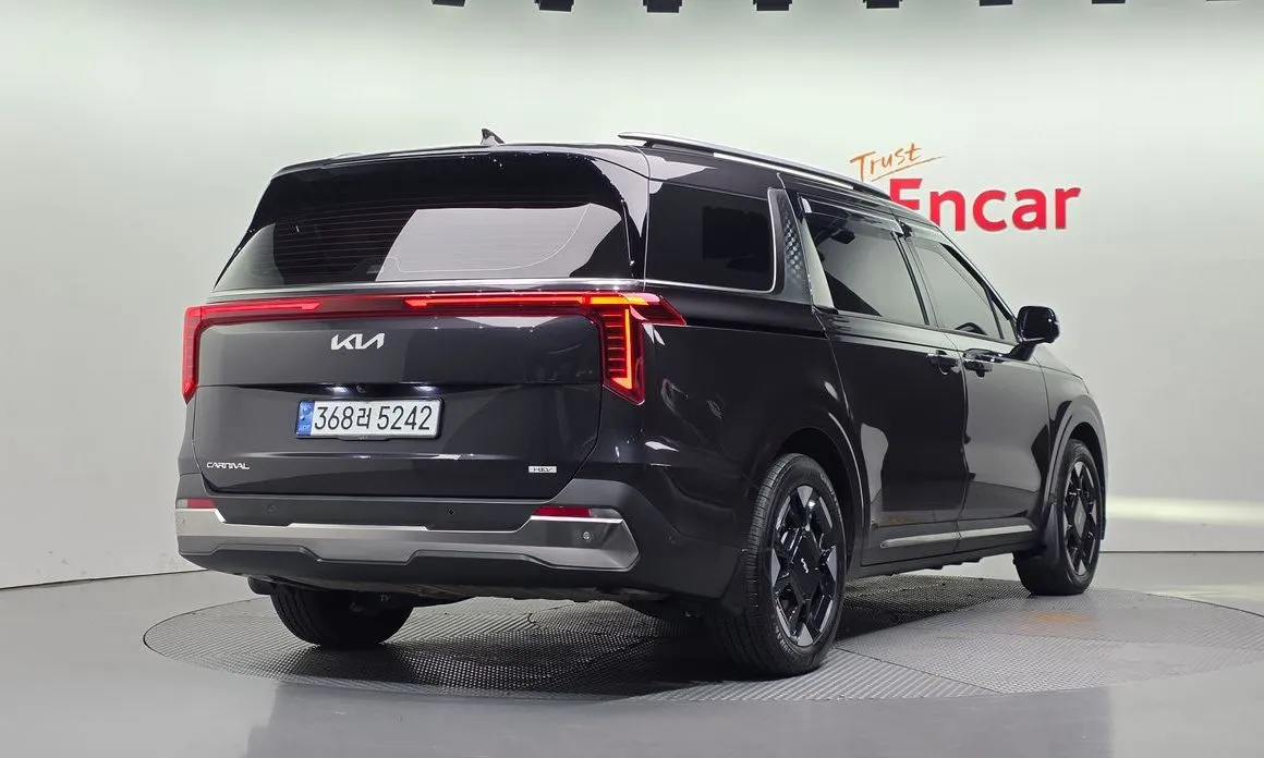 Kia Carnival — фото 10