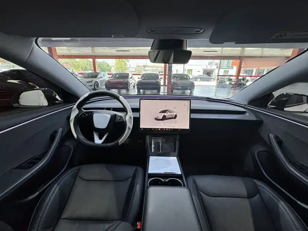 Tesla Model 3 — фото 3