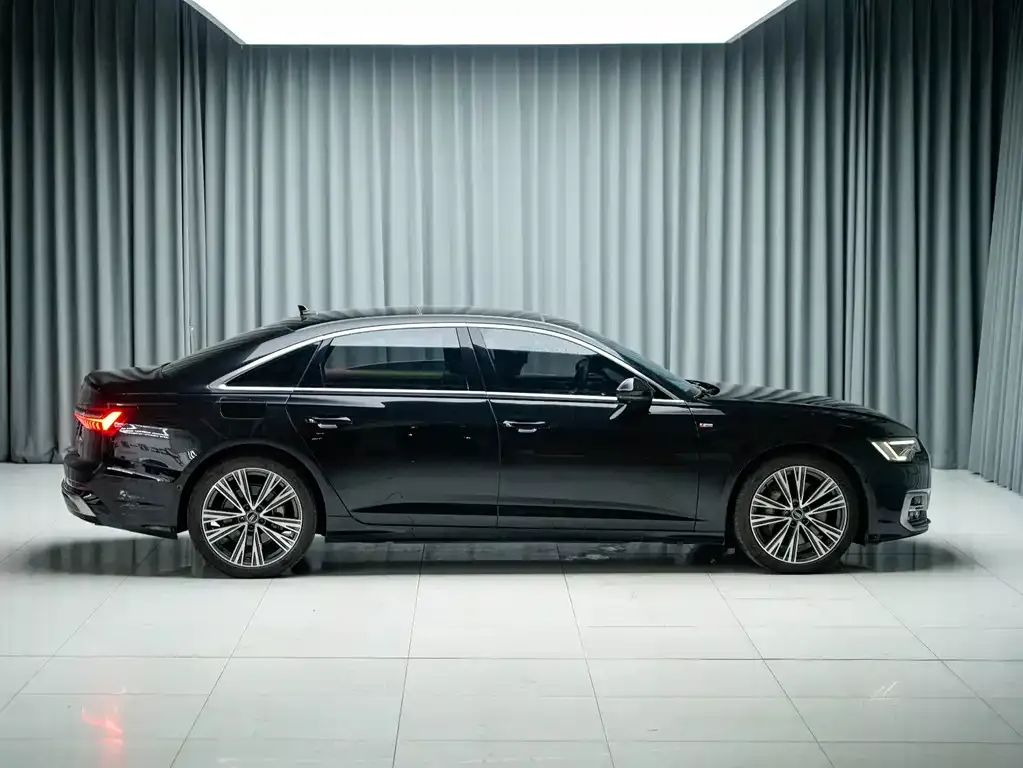 Audi A6L — фото 2
