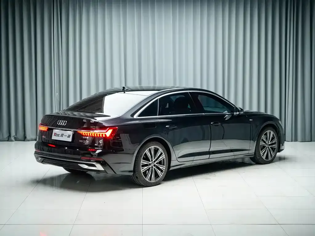 Audi A6L — фото 10