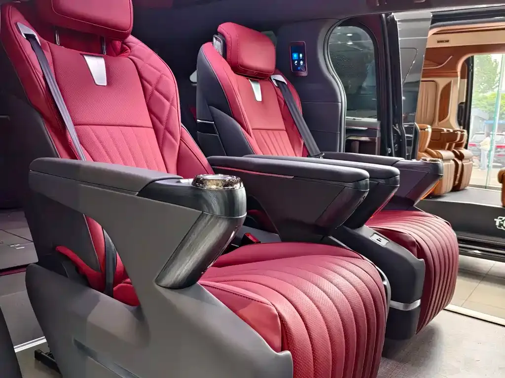 Toyota Granvia — фото 7
