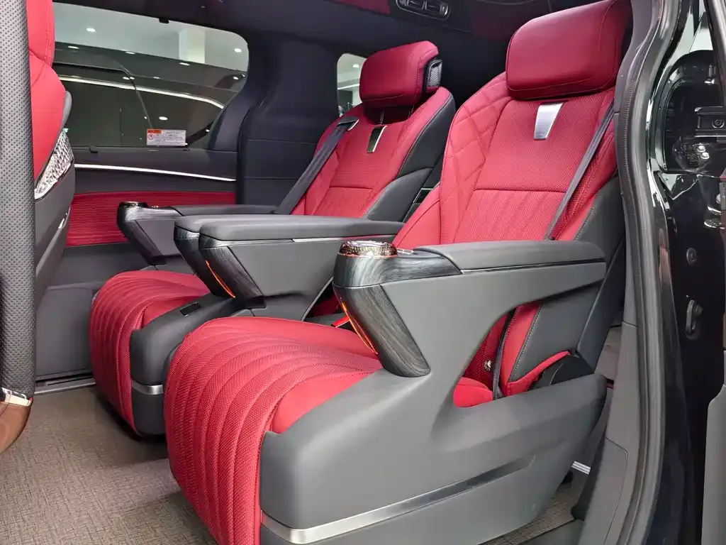Toyota Granvia — фото 10