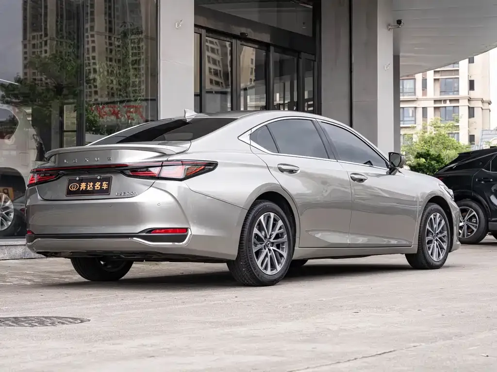 Lexus ES — фото 2