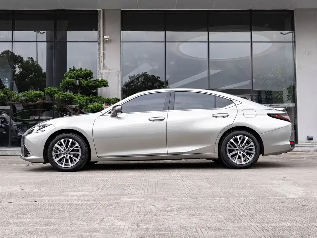 Lexus ES — фото 6