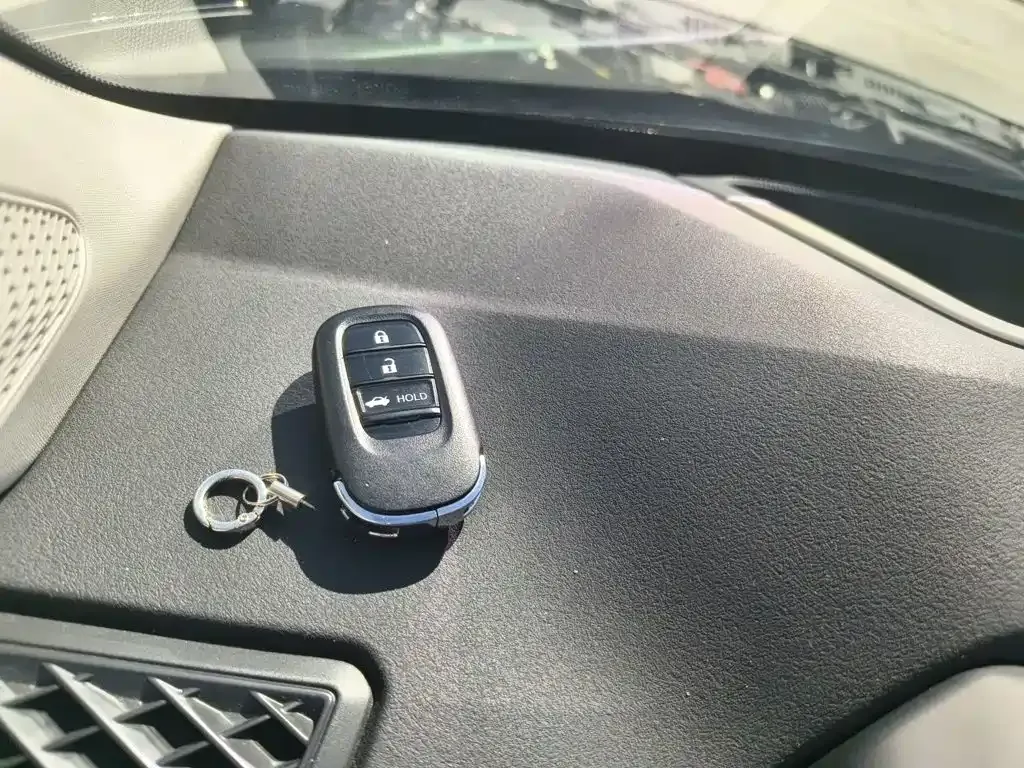 Honda Accord — фото 10