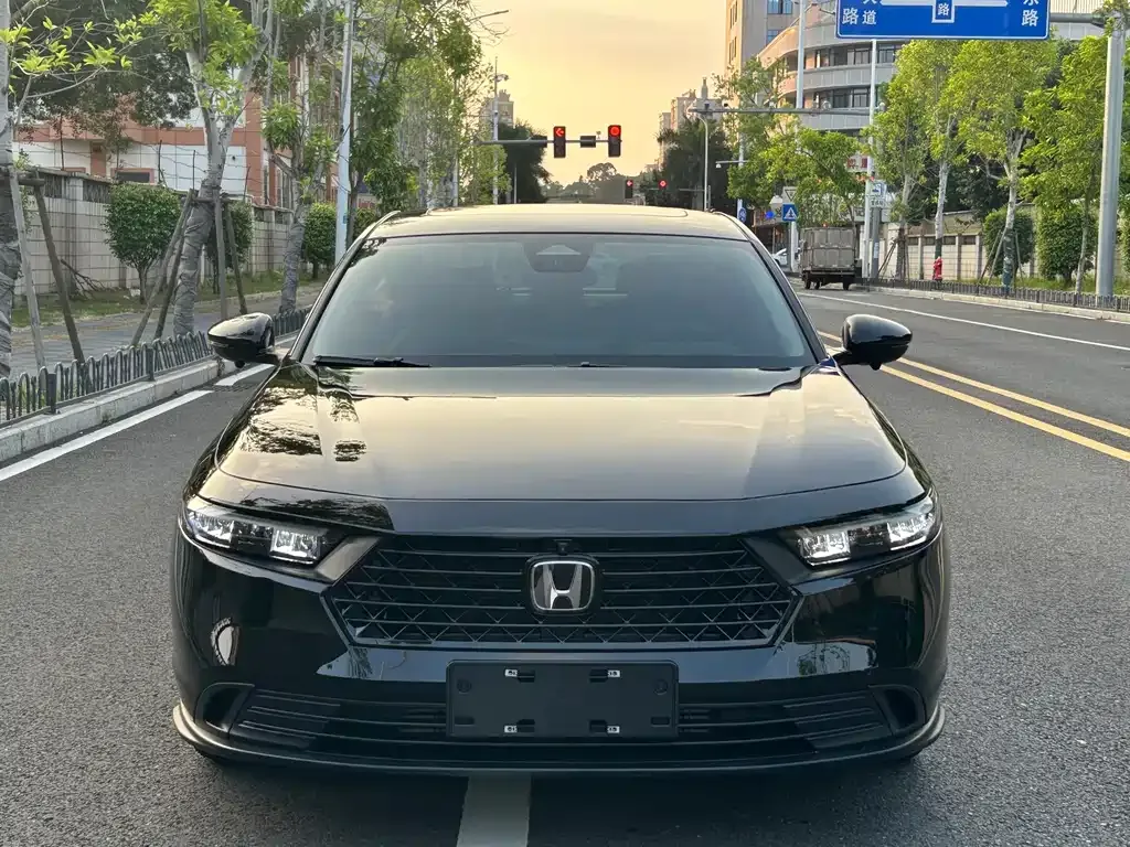 Honda Accord — фото 9