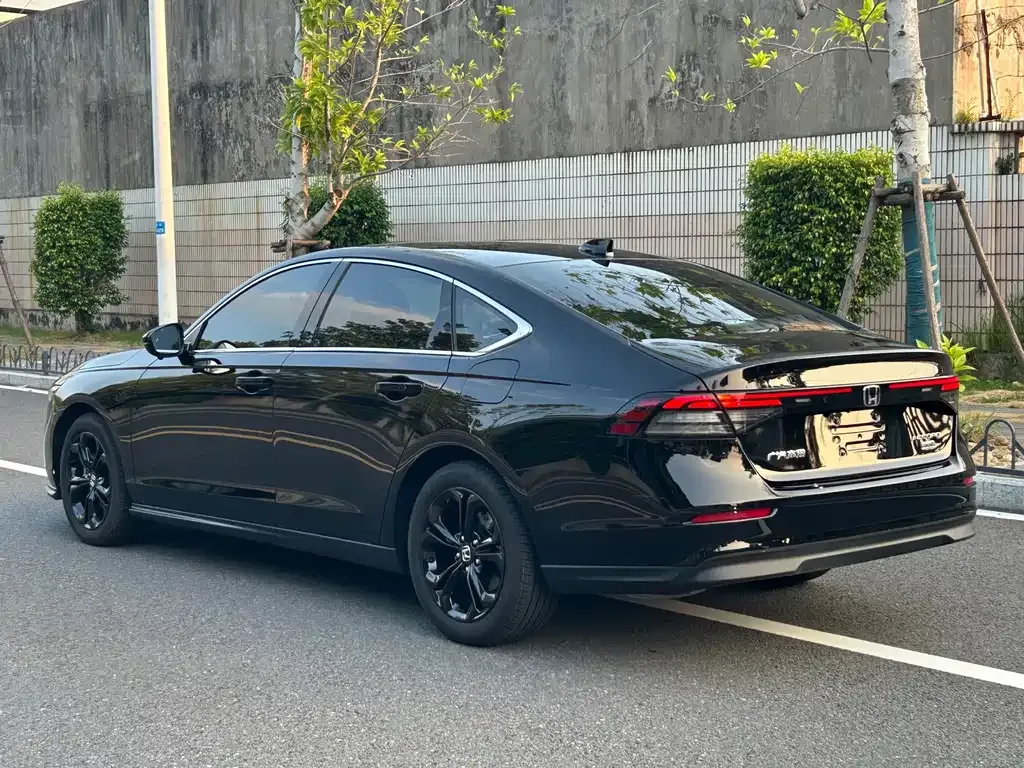 Honda Accord — фото 6