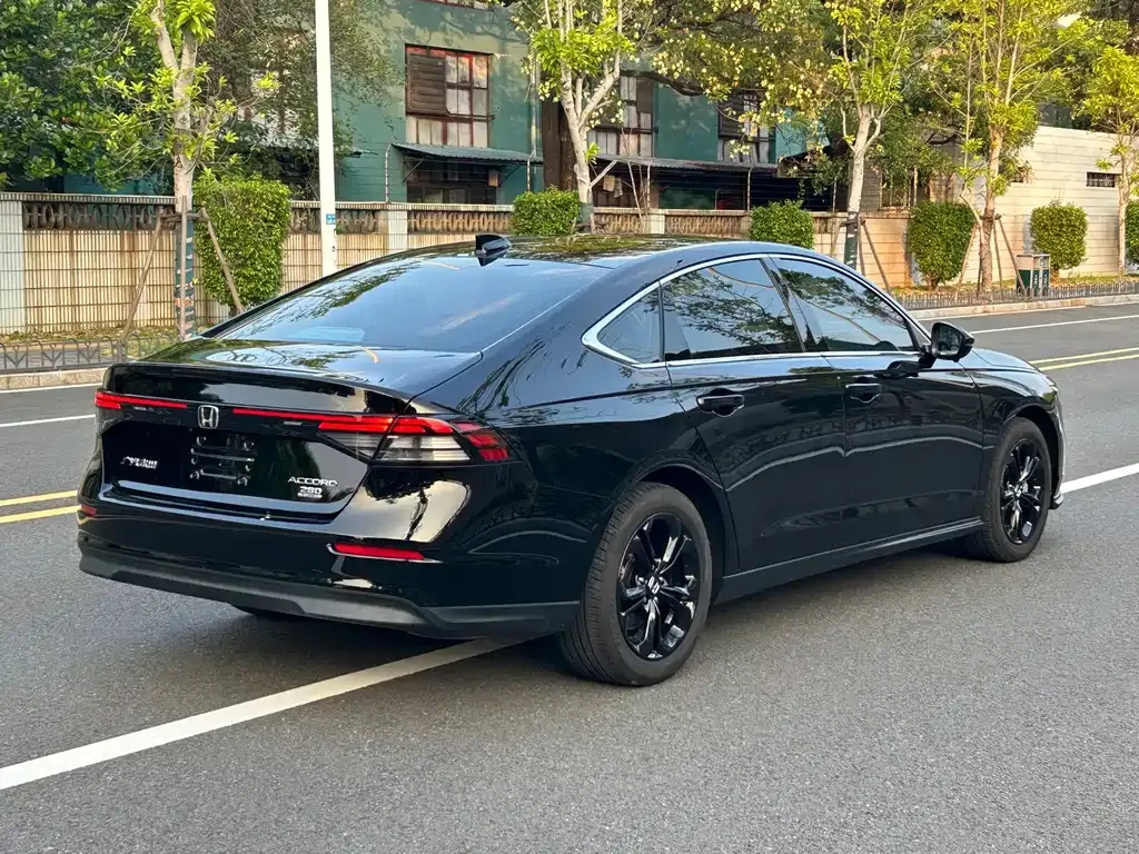 Honda Accord — фото 4