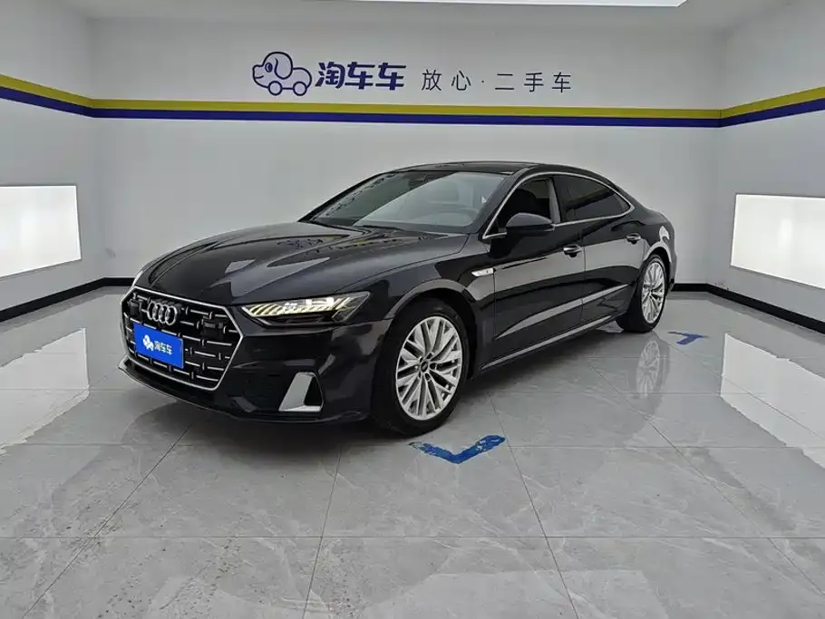 Audi A7L — фото 1