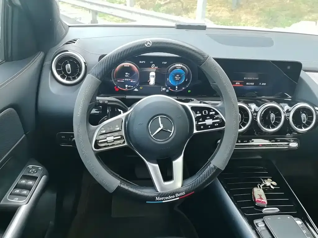 Mercedes-Benz GLA — фото 5