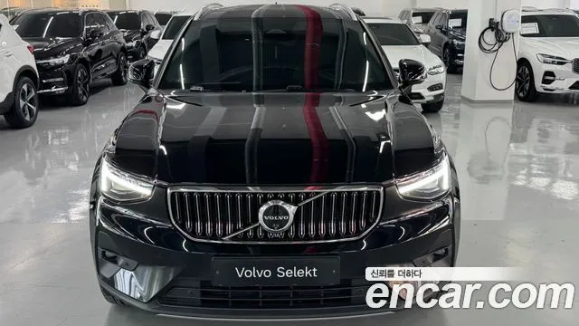 Volvo XC40 — фото 2