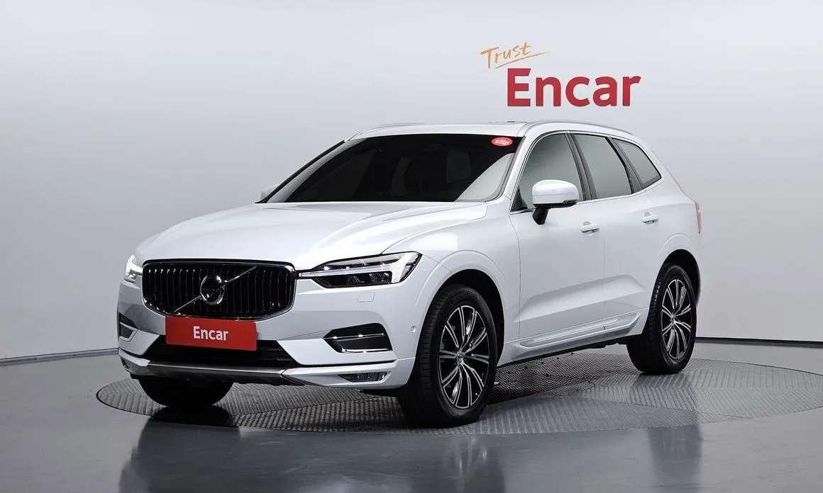 Volvo XC60 — фото 1