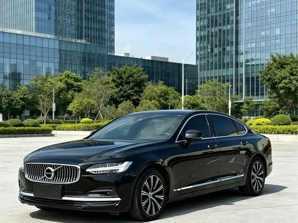 Volvo S90 — фото 1