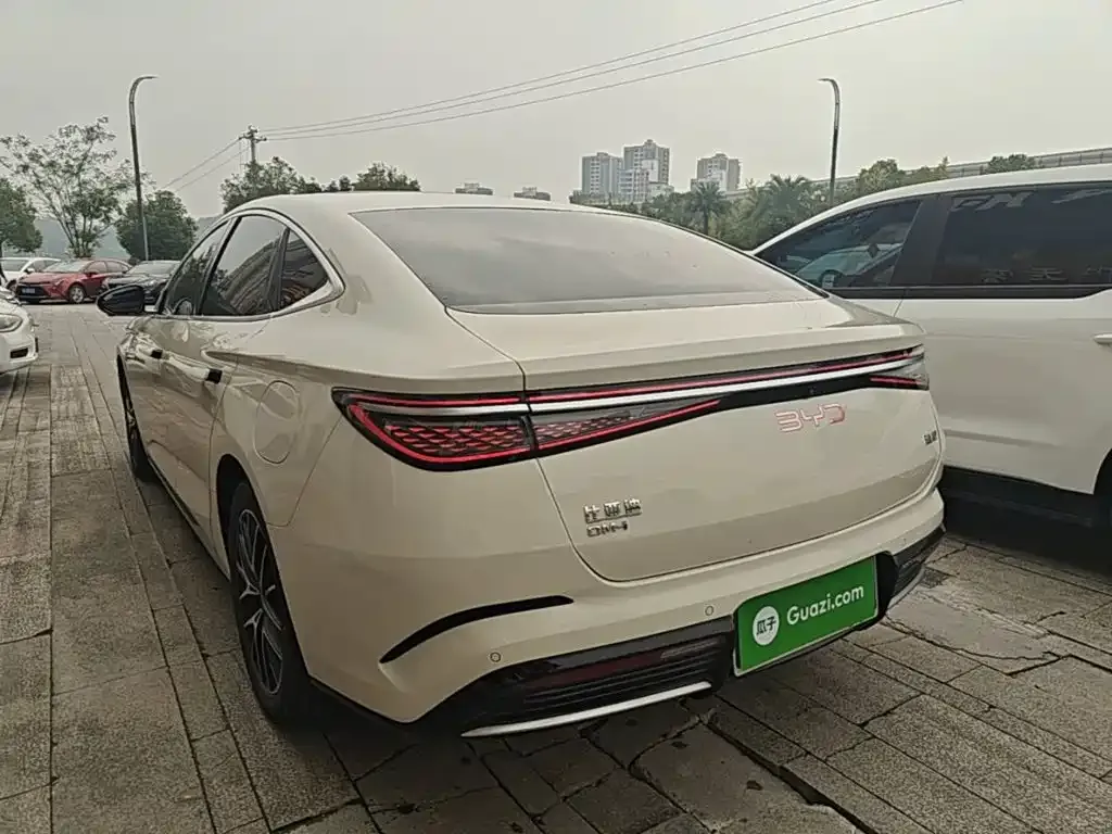BYD Seal 07 DM-i — фото 9