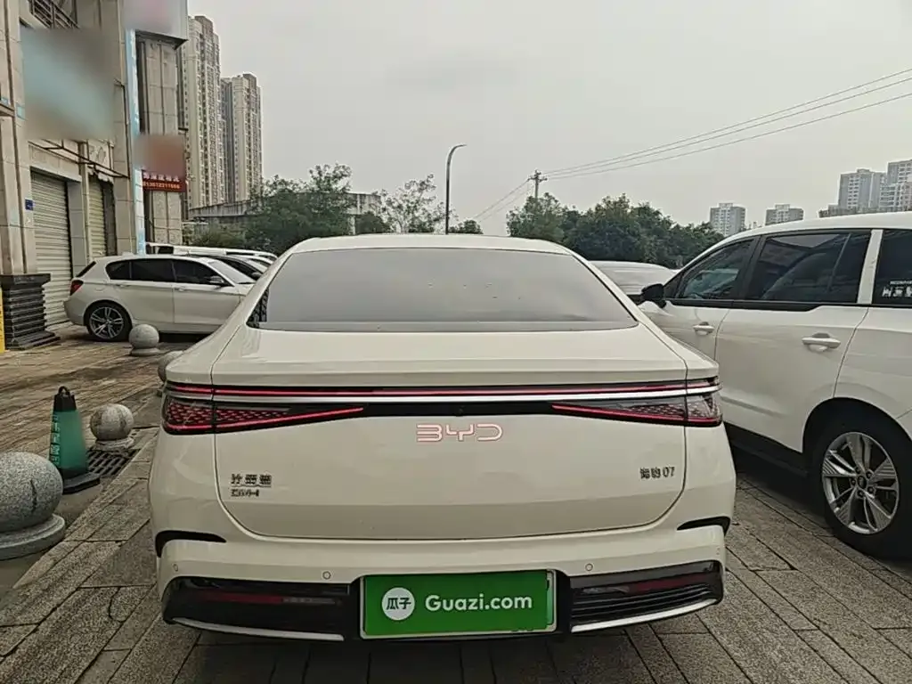BYD Seal 07 DM-i — фото 8