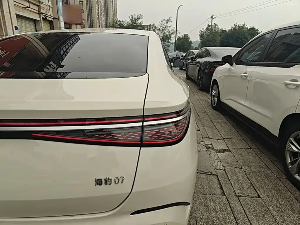 BYD Seal 07 DM-i — фото 6
