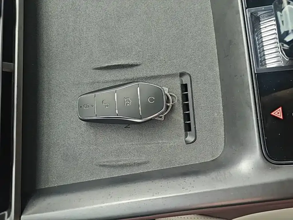 BYD Seal 07 DM-i — фото 2