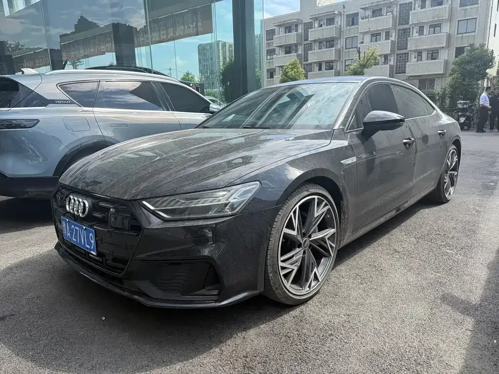 Audi A7L — фото 1
