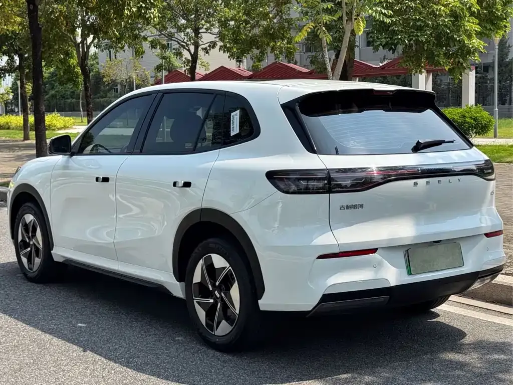 Geely Galaxy E5 — фото 10